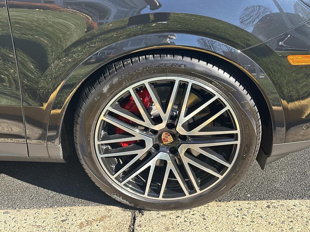 Thumbnail: 2025 Porsche  - 17