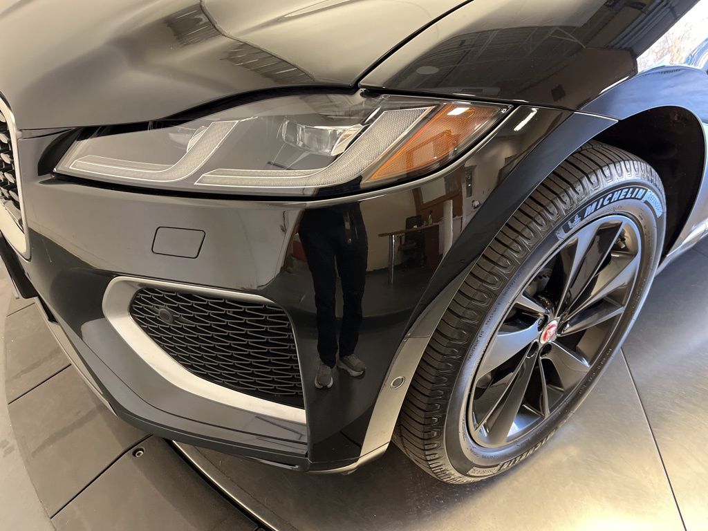 Thumbnail: 2021 Jaguar F-Pace - 9