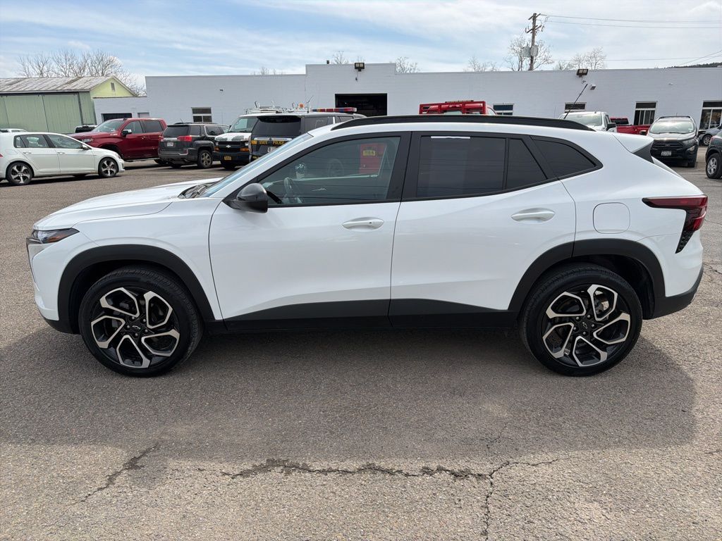 View vehicle photo 4