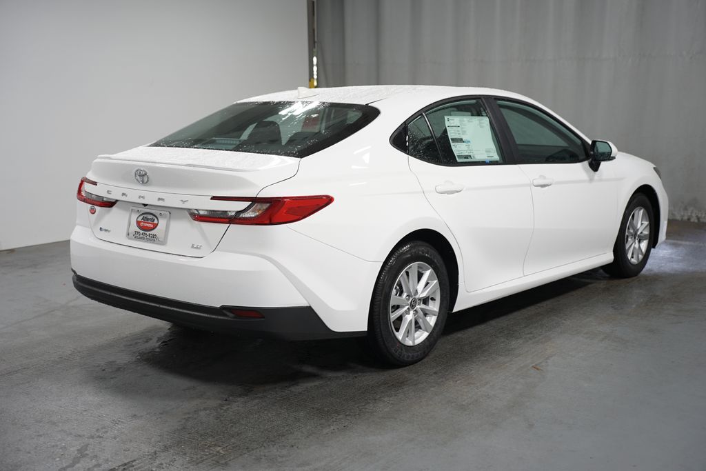 2025 Toyota Camry LE 8
