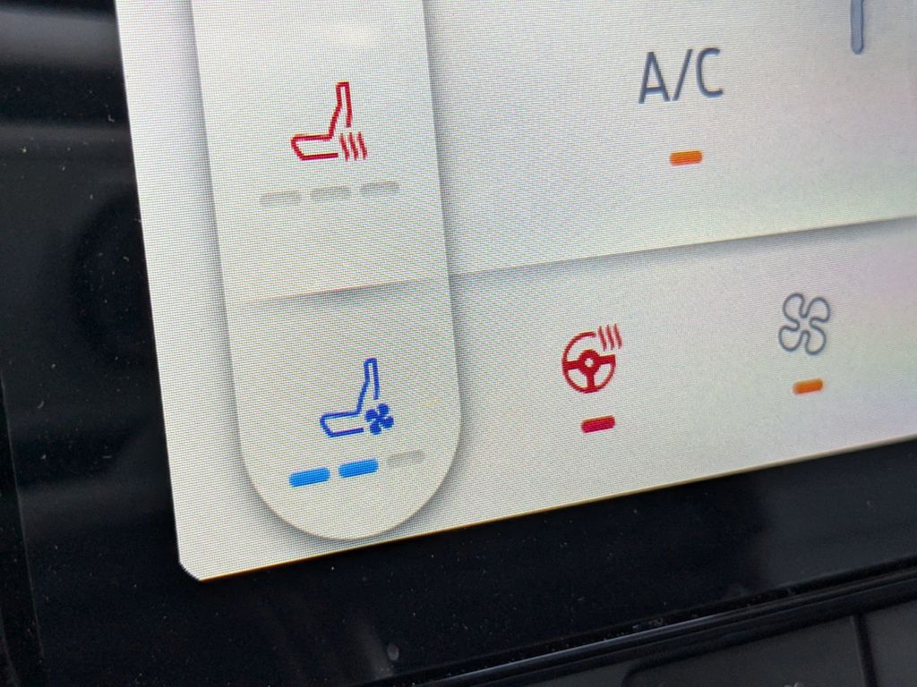 2025 Ford F-150 Lightning Platinum