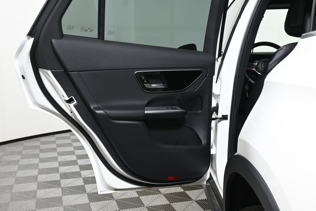 Thumbnail: 2025 Mercedes-Benz GLC - 29