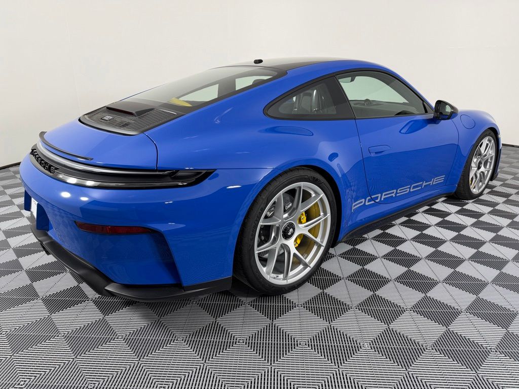 Thumbnail: 2026 Porsche 911 - 10