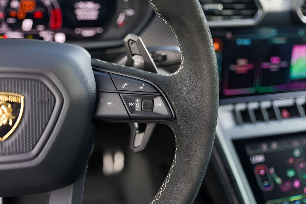 Used 2024 Blue Lamborghini Performante image 18