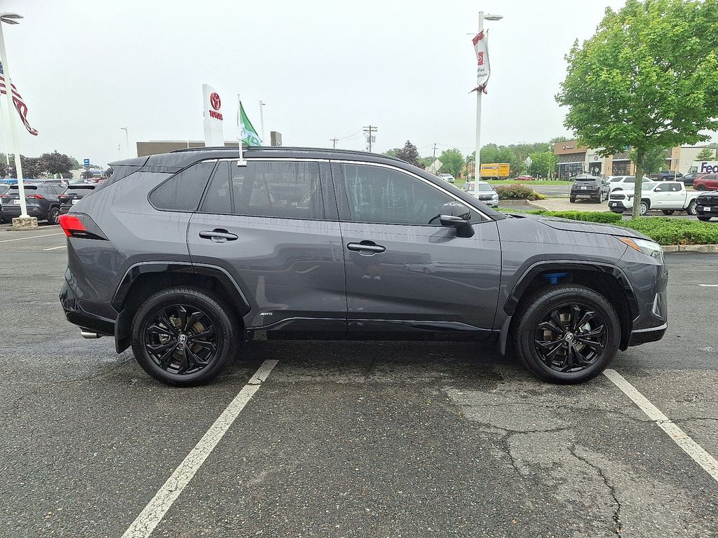 2024 Toyota RAV4 XSE 7