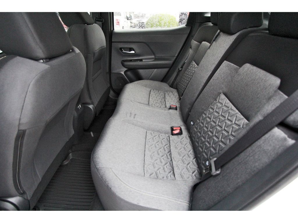 2026 Nissan Kicks SV - 6