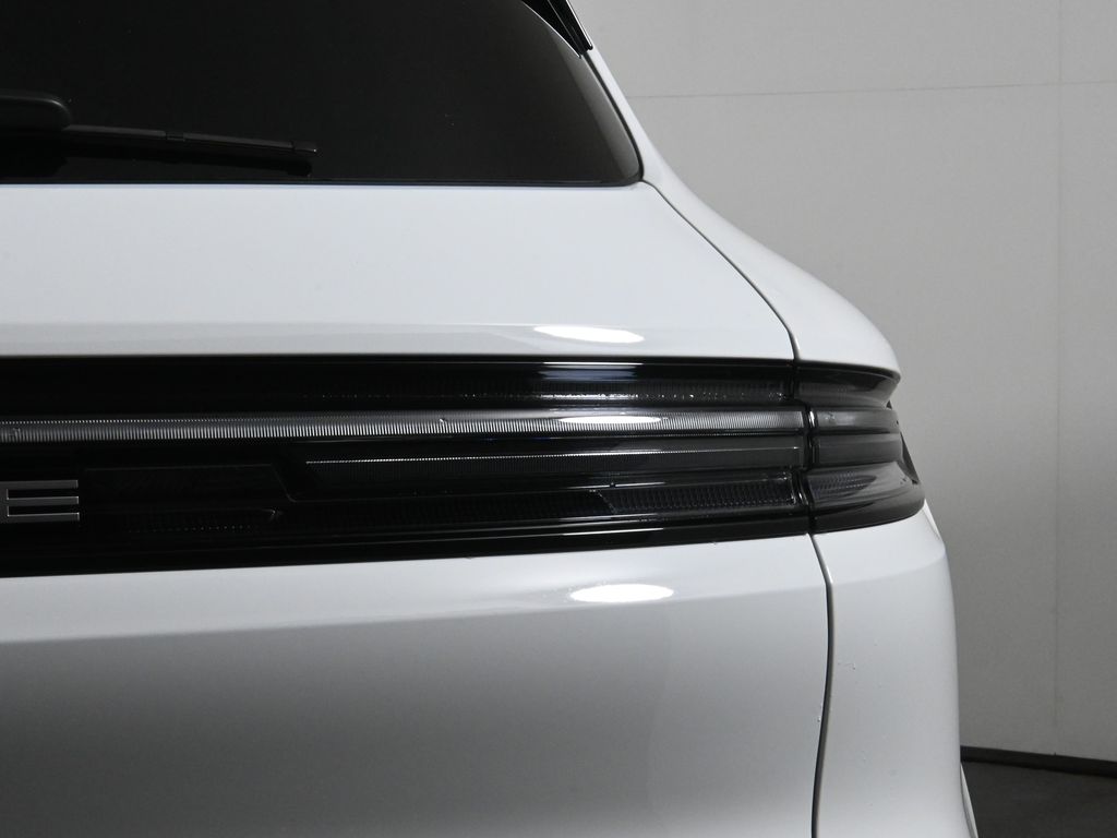 Thumbnail: 2026 Porsche Cayenne - 13