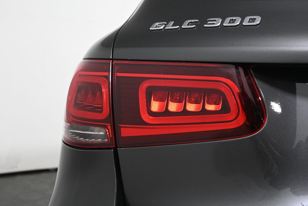 Thumbnail: 2022 Mercedes-Benz GLC - 12