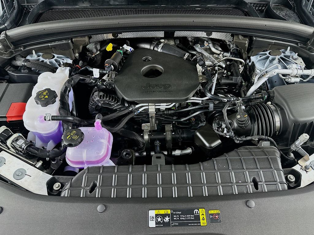 New 2026 White/off-white Jeep Laredo Altitude image 18