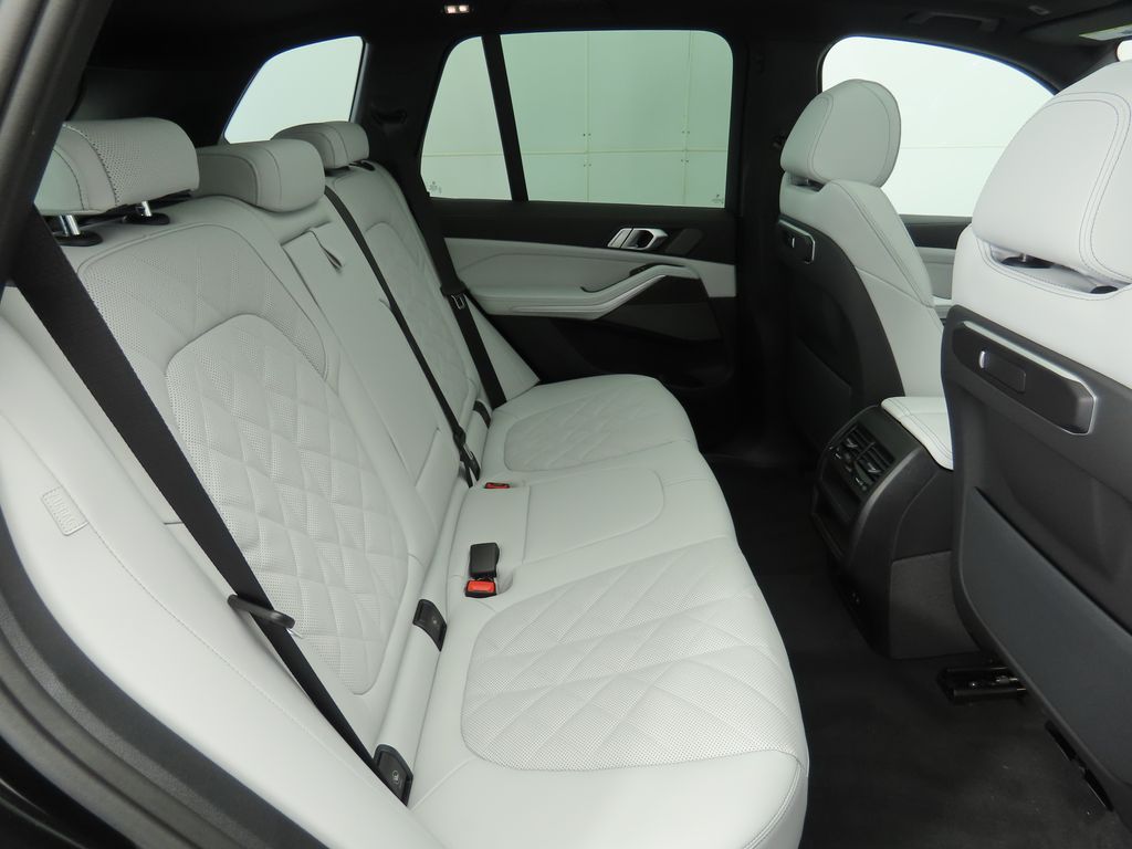 Thumbnail: 2026 BMW X5 - 23