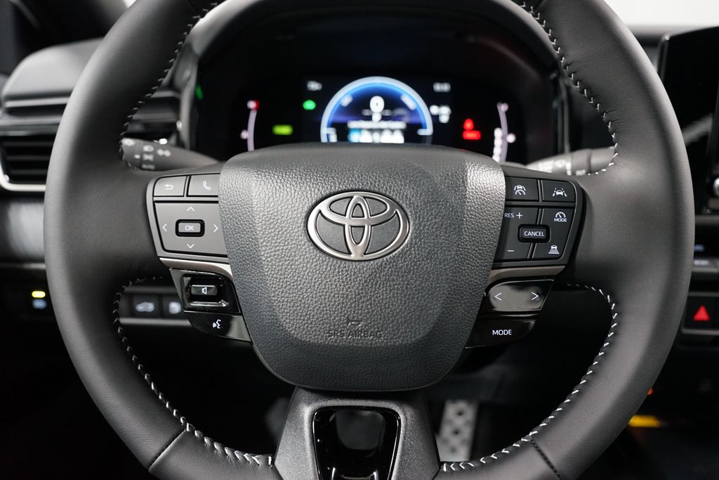 Thumbnail: 2025 Toyota Camry - 12