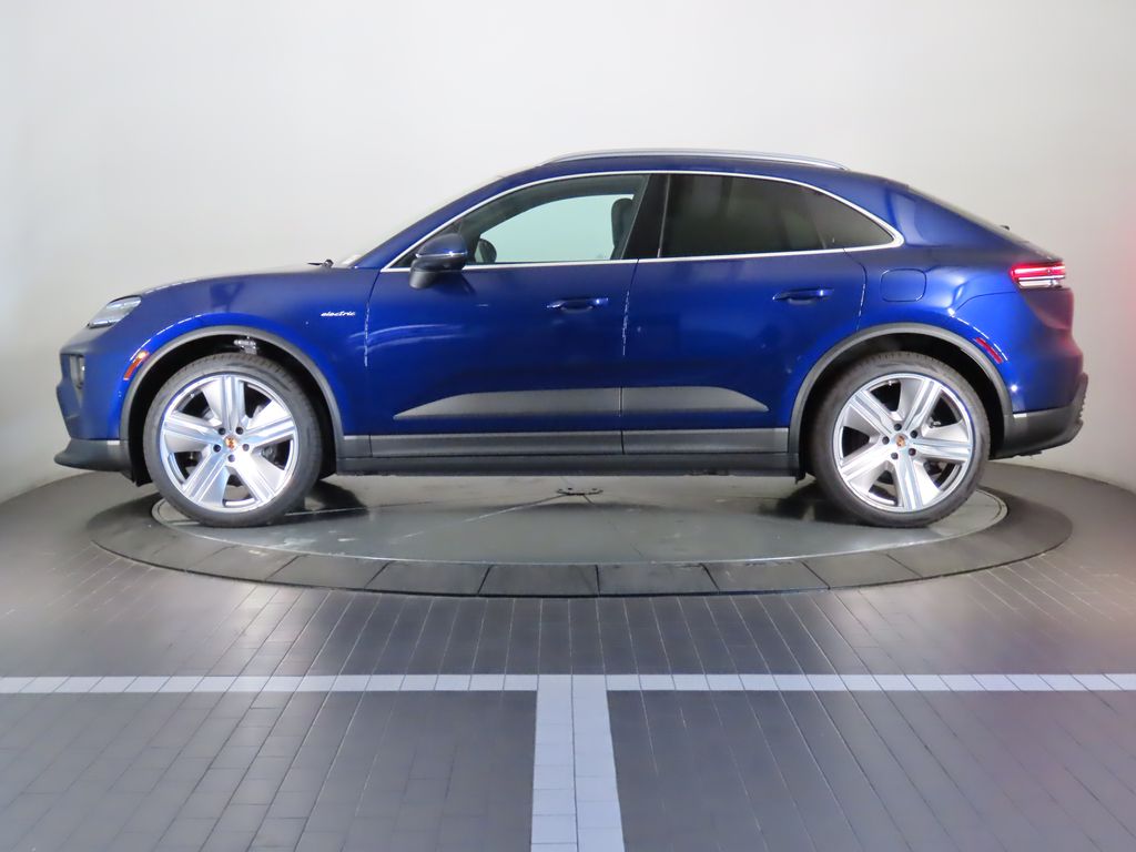 Thumbnail: 2024 Porsche Macan - 2