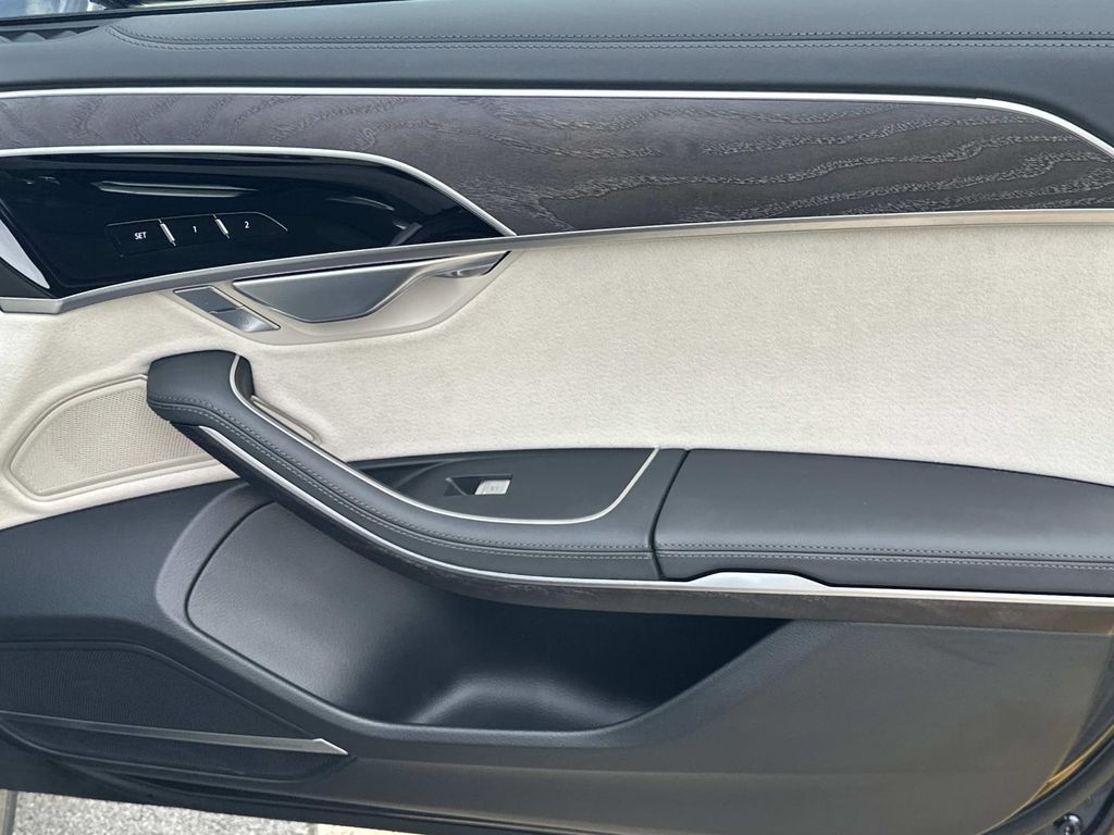 Thumbnail: 2025 Audi A8 - 10