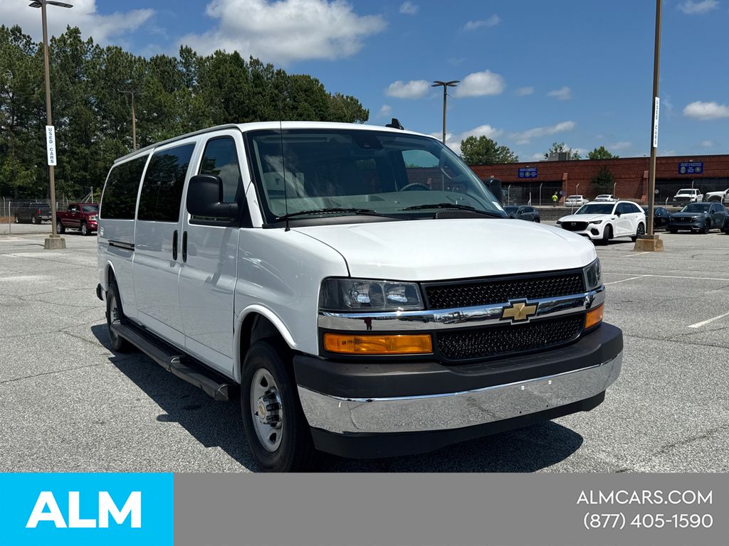 Used 2025 White Chevrolet LT image 4