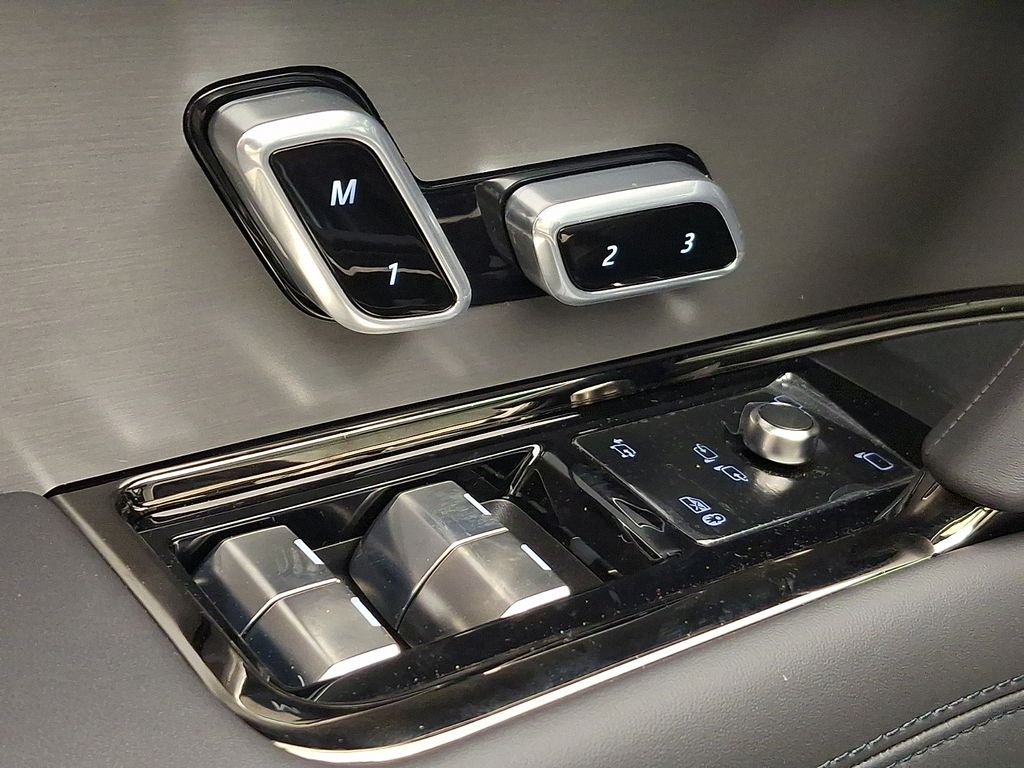 Thumbnail: 2026 Land Rover Range Rover Sport - 20