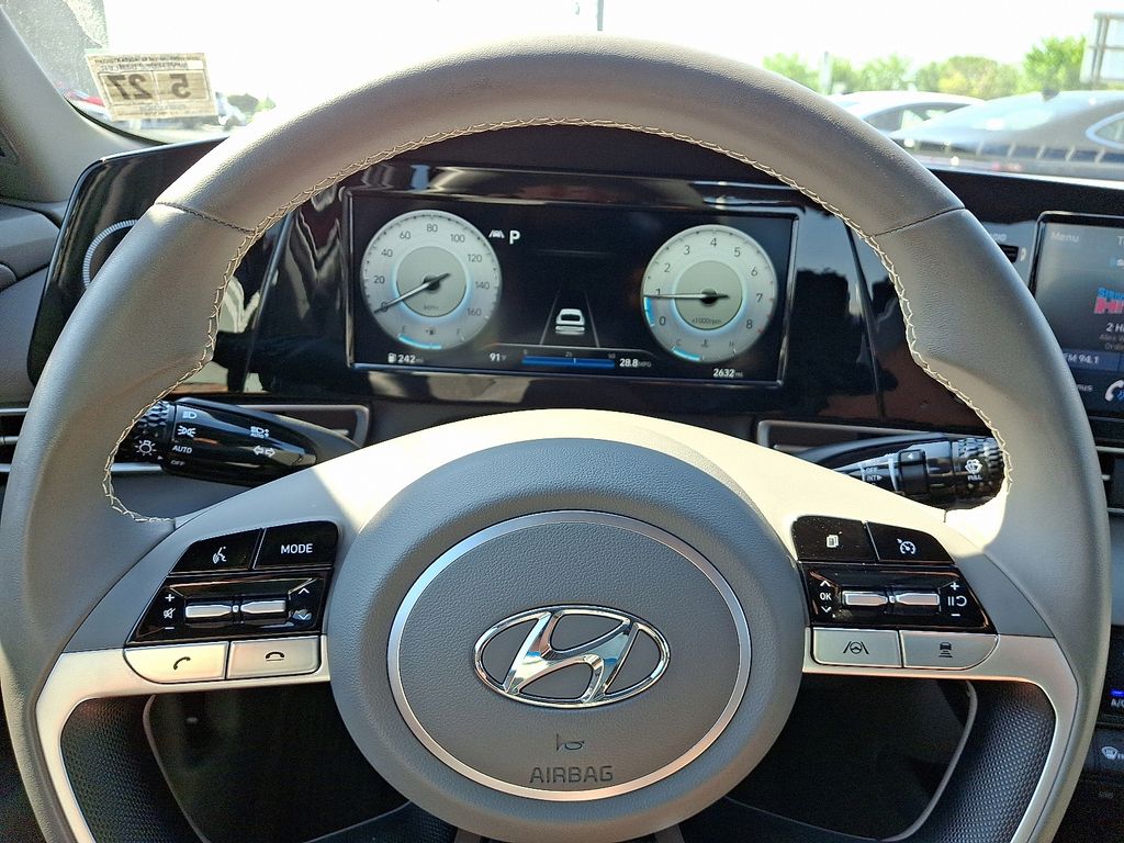 Thumbnail: 2022 Hyundai Elantra - 19