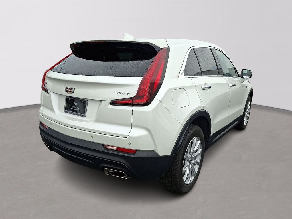 Thumbnail: 2022 Cadillac XT4 - 6
