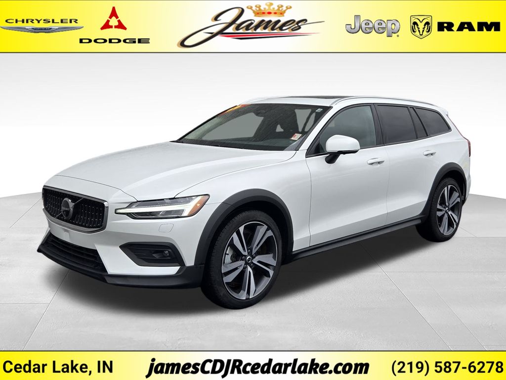 White 2025 Volvo V60 Wagon All-Wheel Drive Automatic