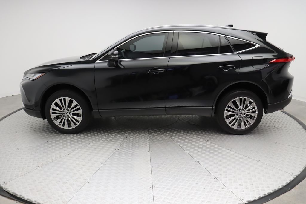 2024 Toyota Venza XLE 12