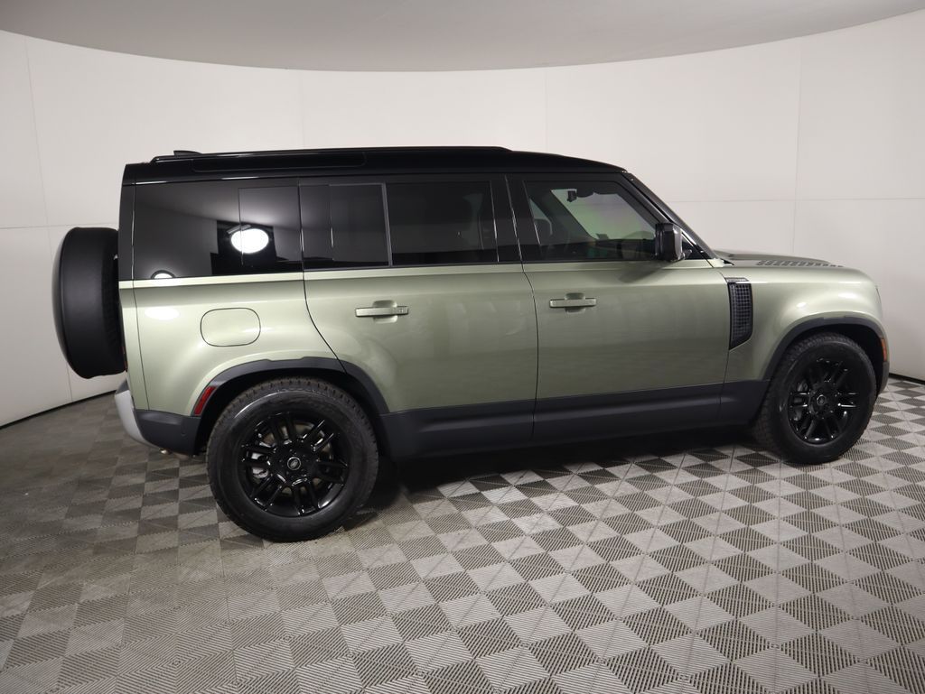 Thumbnail: 2025 Land Rover Defender - 4
