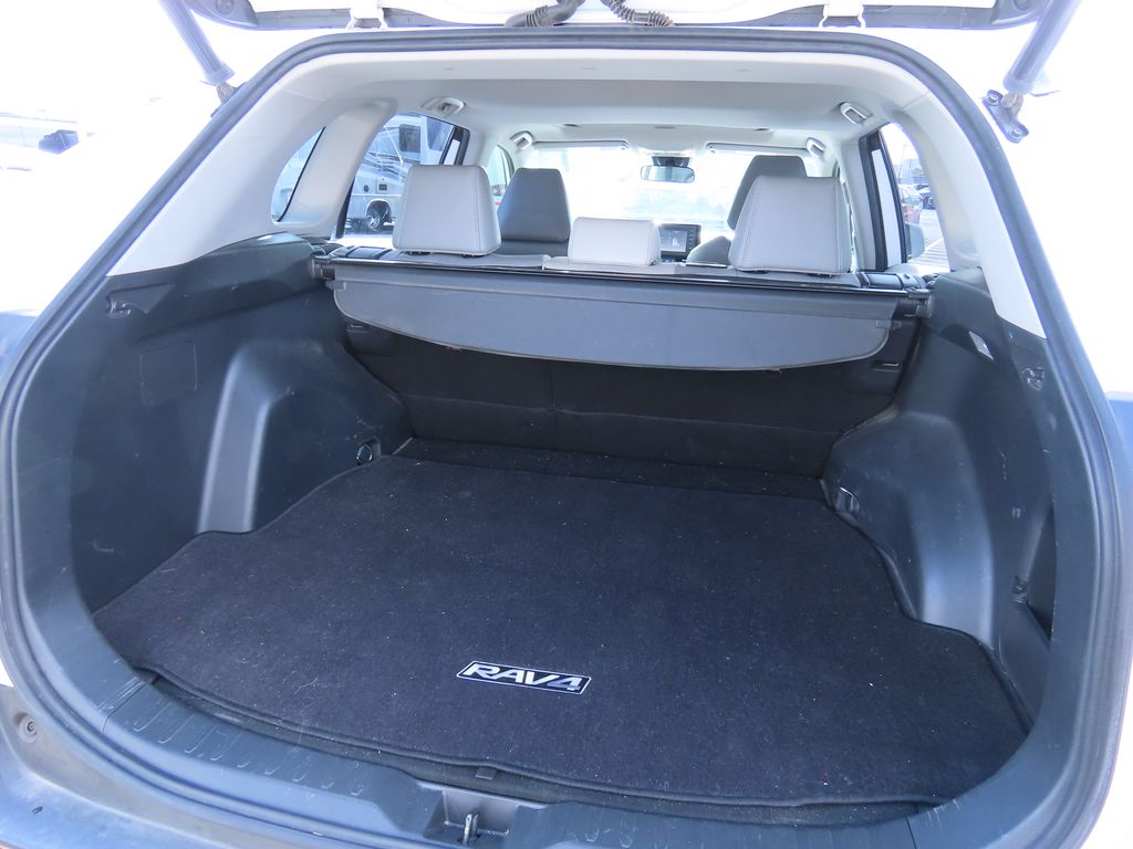 Thumbnail: 2019 Toyota RAV4 - 12