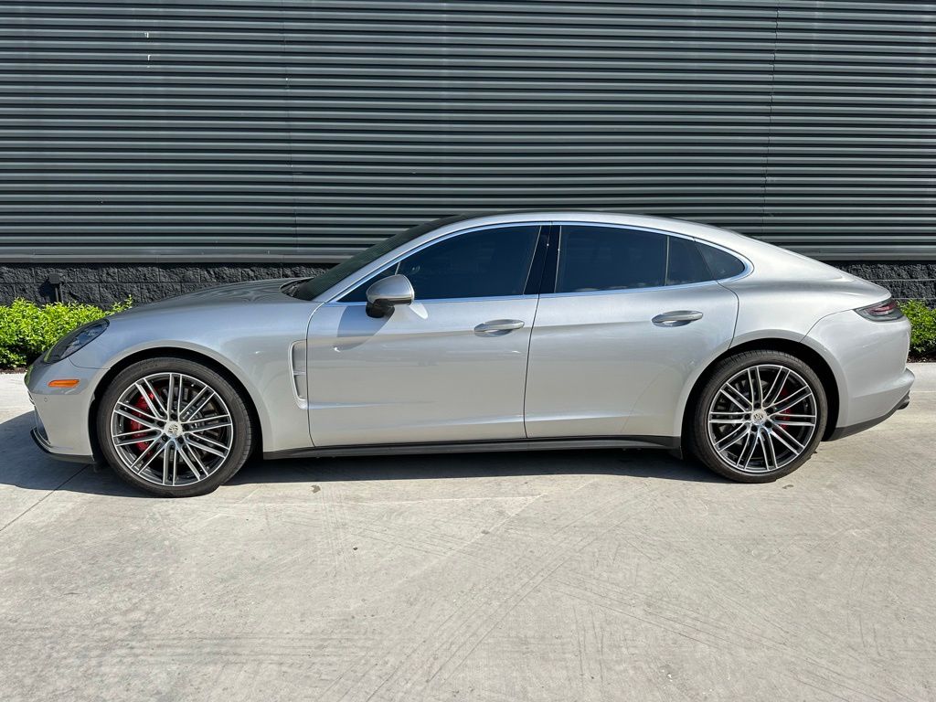 2017 Porsche Panamera Turbo 2