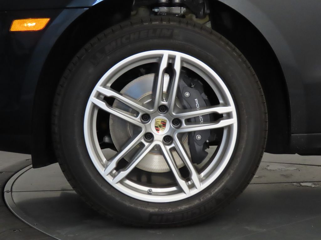 Thumbnail: 2026 Porsche Macan - 11