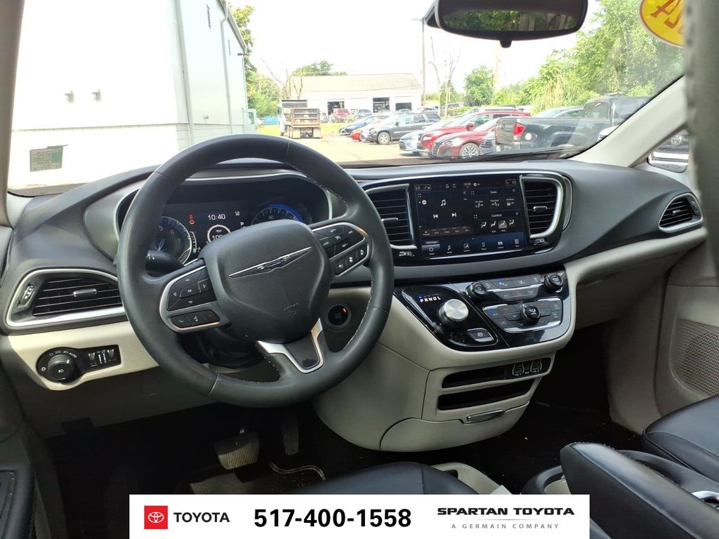 Used 2024 Black Chrysler Touring L image 13
