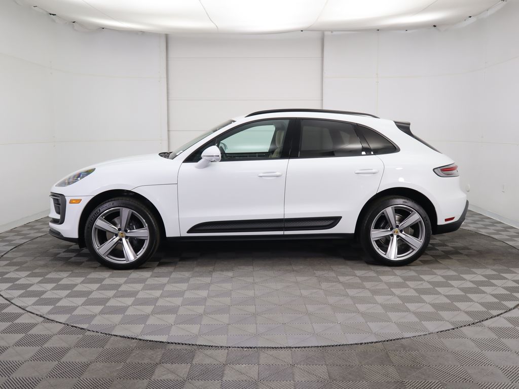 Thumbnail: 2025 Porsche Macan - 2