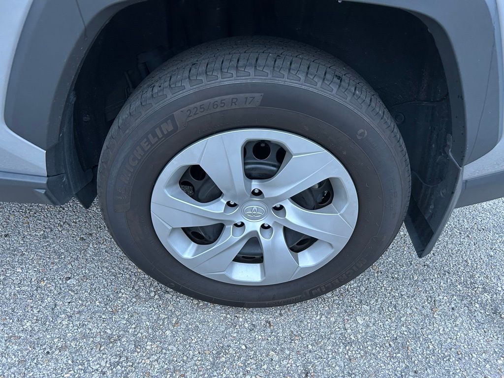 Thumbnail: 2024 Toyota RAV4 - 9