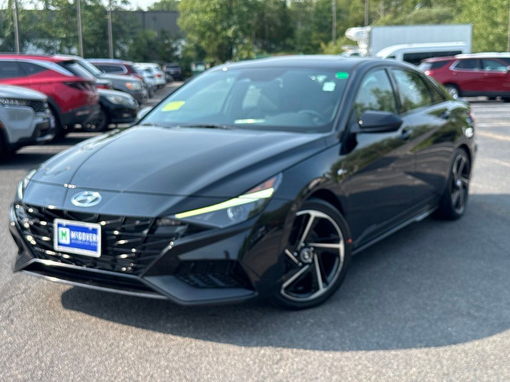 Onyx Black 2023 Hyundai Elantra Sedan Front-Wheel Drive 7-Speed Dual Clutch