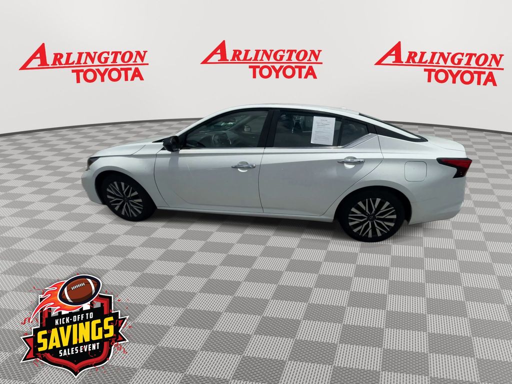 Used 2024 Nissan Altima Sedan