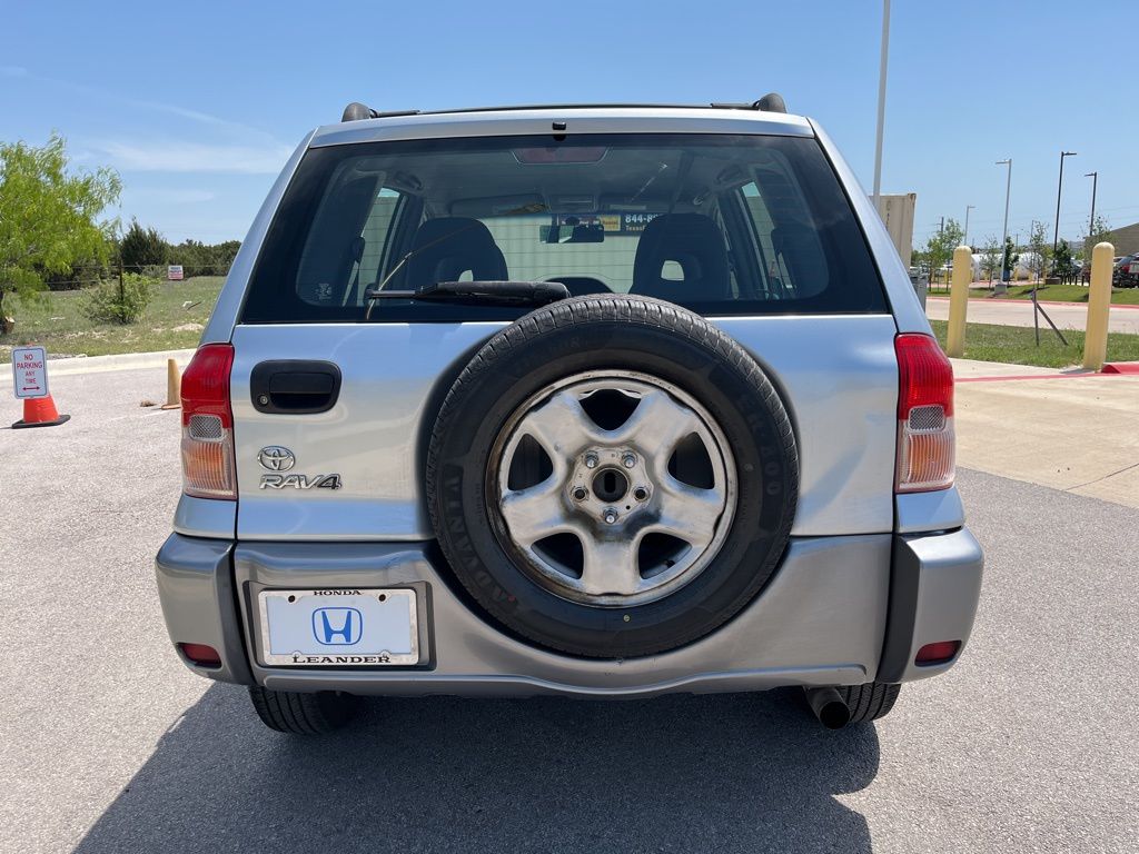 2003 Toyota RAV4 Base 5