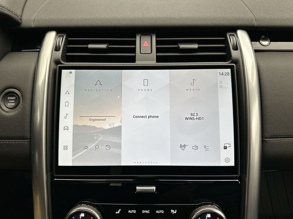 Thumbnail: 2026 Land Rover Discovery - 14