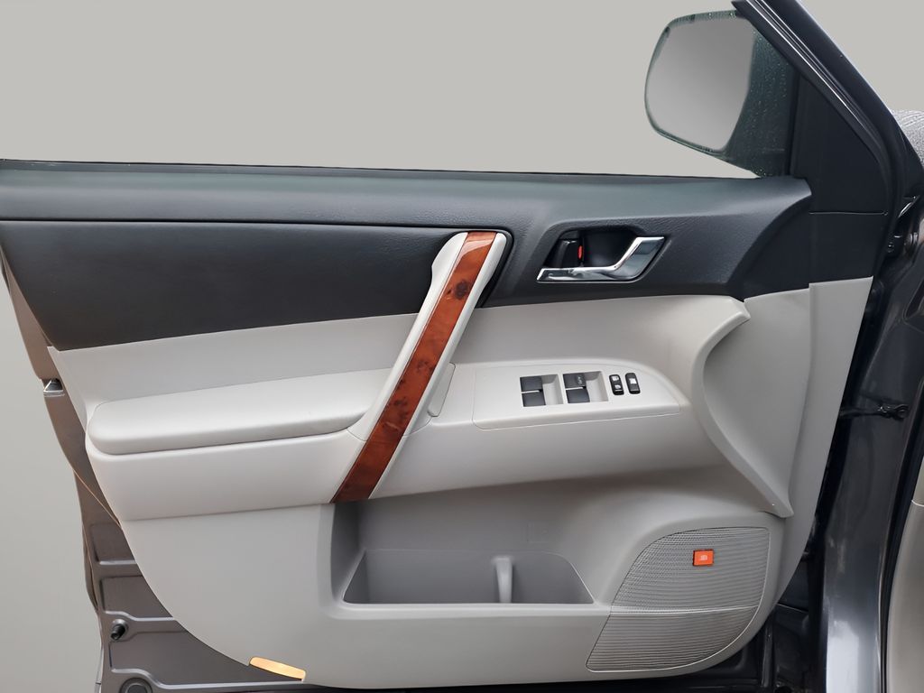 Used Car 2012 Toyota Highlander  Limited For Sale Under $12,000 In Austin, Texas