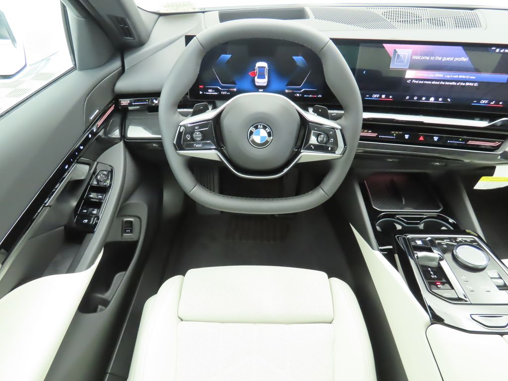 Thumbnail: 2026 BMW 5 Series - 10