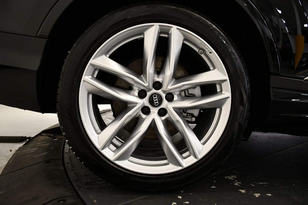 Thumbnail: 2025 Audi Q7 - 15