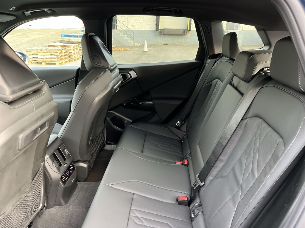 Thumbnail: 2026 BMW X3 - 22