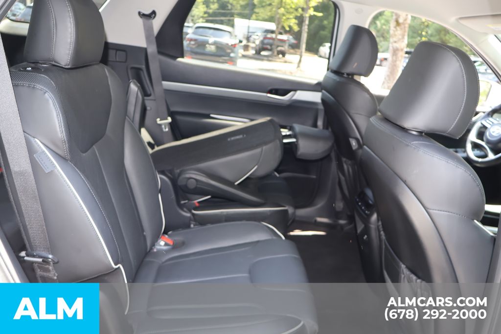 Used 2025 White Hyundai SEL image 23