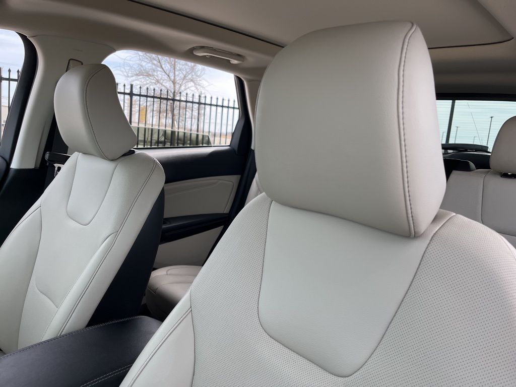 Thumbnail: 2022 Ford Edge - 26