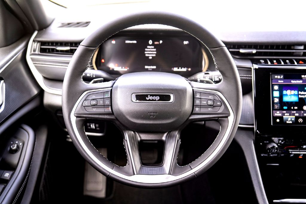 New Car 2025 Jeep Grand Cherokee  Laredo X For Sale Under $40,000 In Taylor, Texas