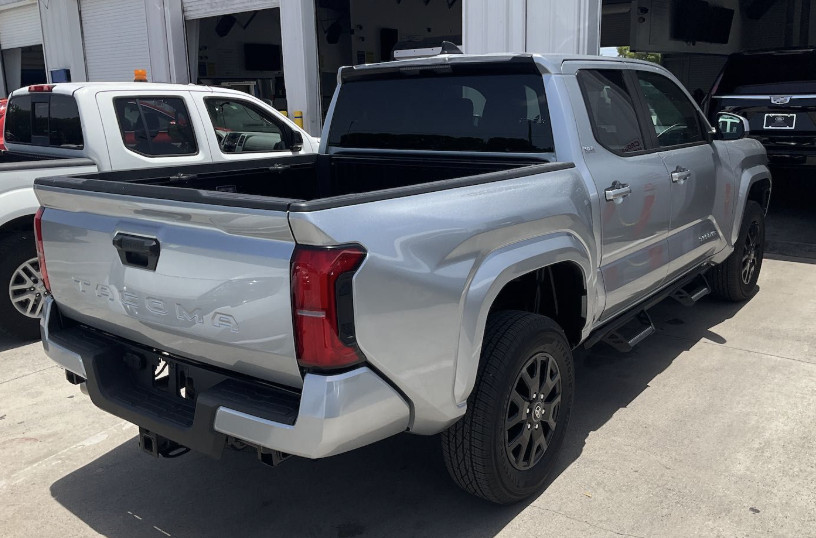 Used 2025 Silver Toyota SR5 image 3