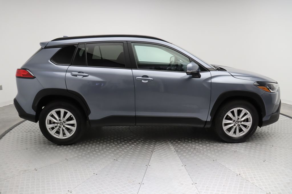 2022 Toyota Corolla Cross LE 7