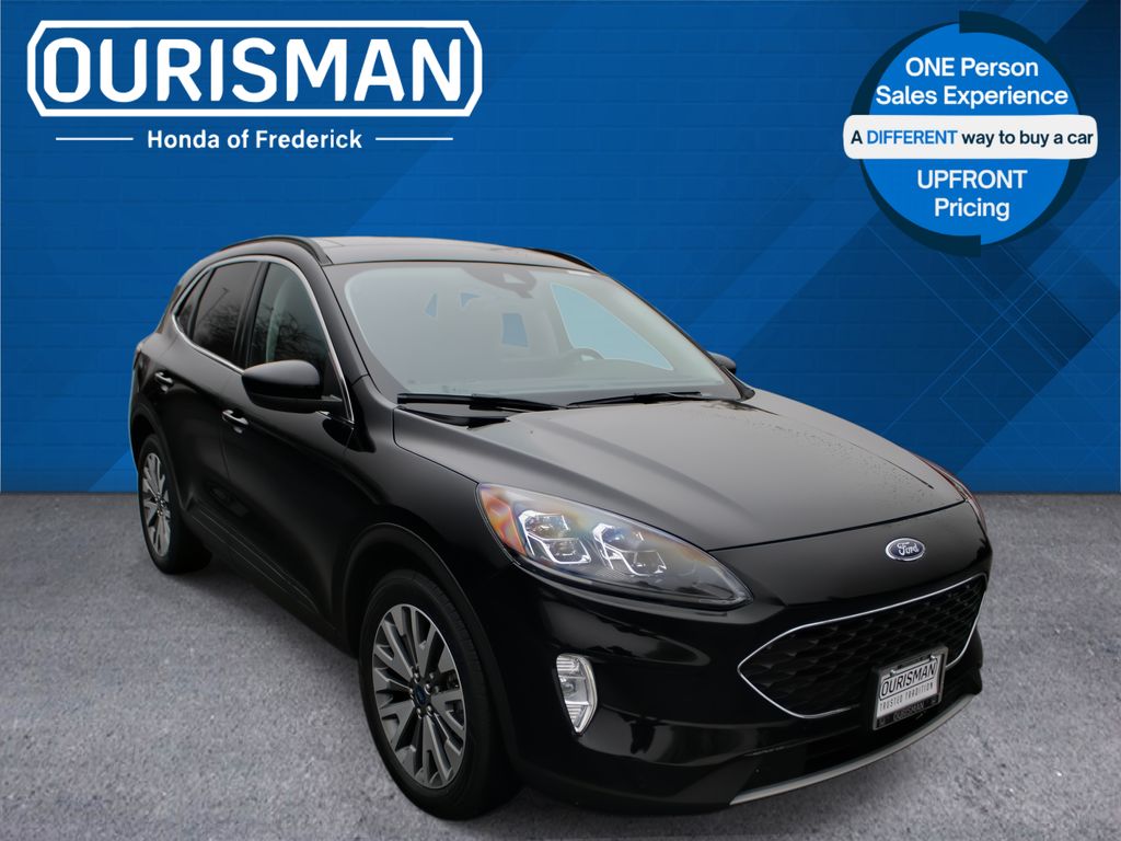 2022 Ford Escape Titanium AWD