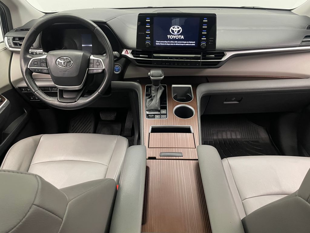Thumbnail: 2022 Toyota Sienna - 19