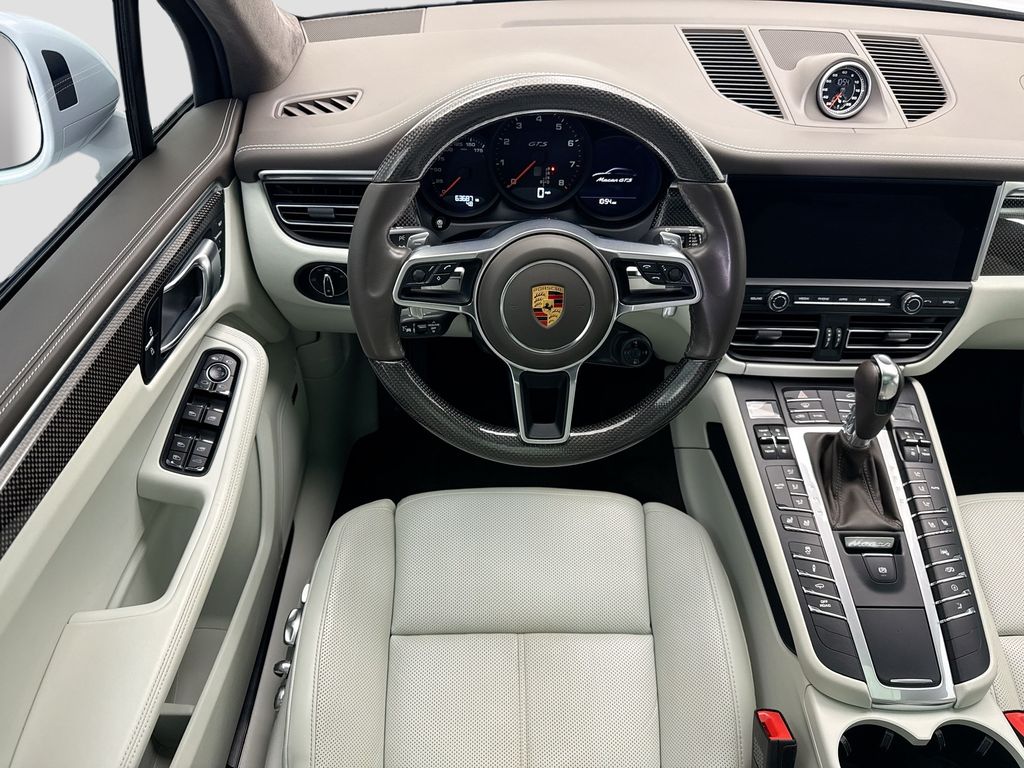 Thumbnail: 2020 Porsche Macan - 13