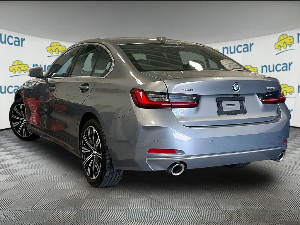 2025 BMW 3 Series — photo 4