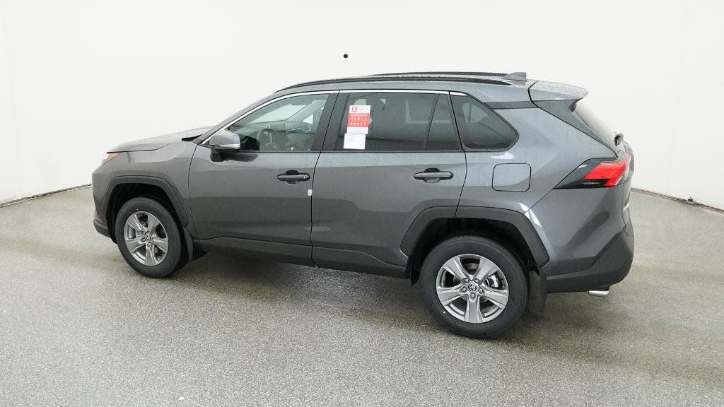 2025 Toyota RAV4 XLE 7