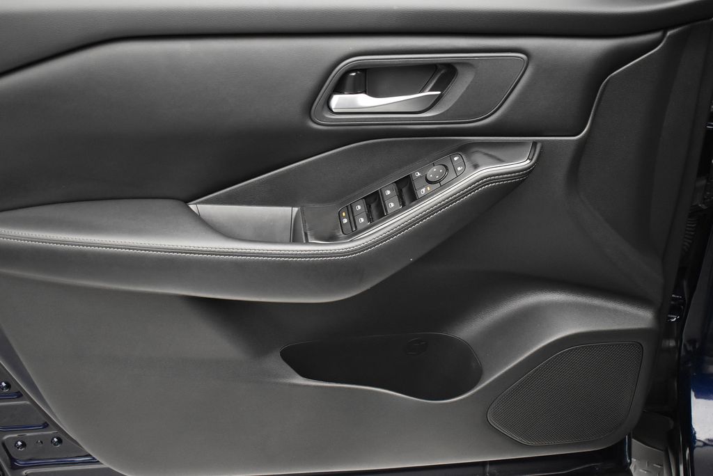 Thumbnail: 2024 Nissan Rogue - 10