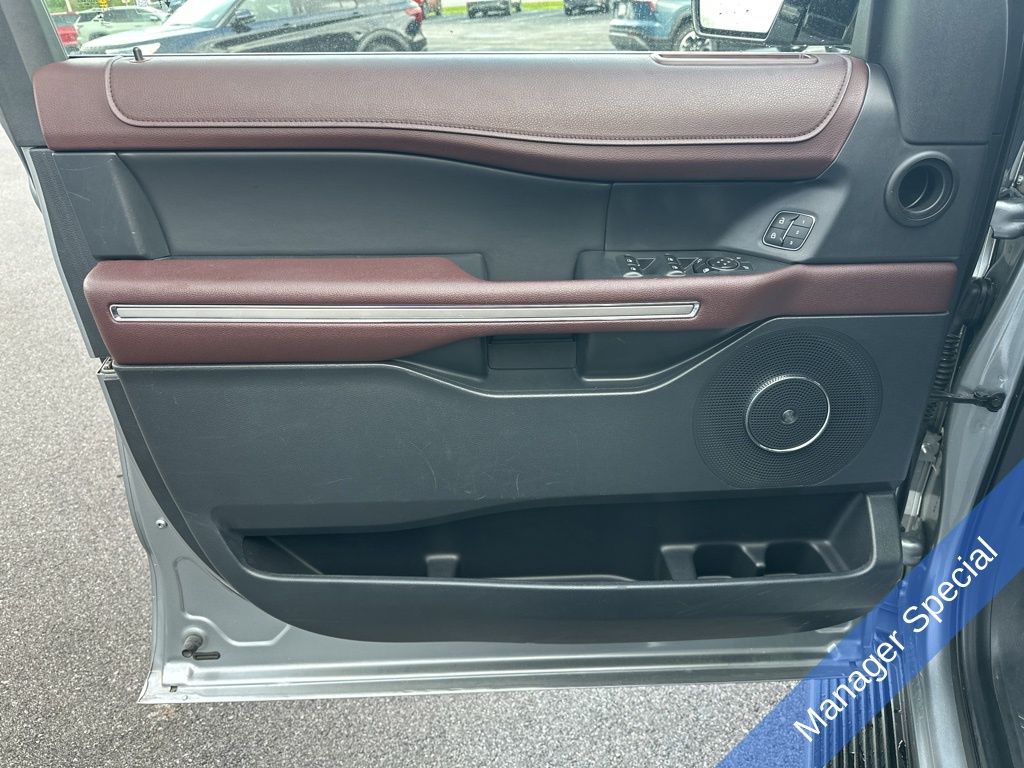2022 Ford Expedition Max Limited photo